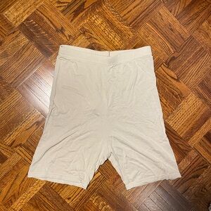 Missguided+ Beige Biker Shorts